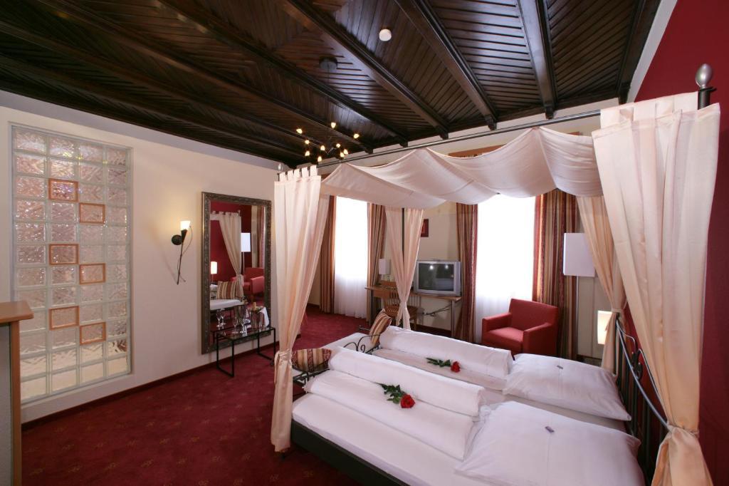 דכאו Altstadt-Hotel Zieglerbraeu מראה חיצוני תמונה
