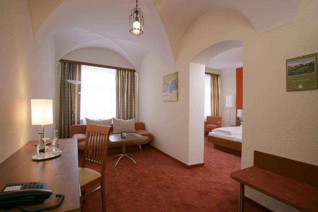 דכאו Altstadt-Hotel Zieglerbraeu חדר תמונה