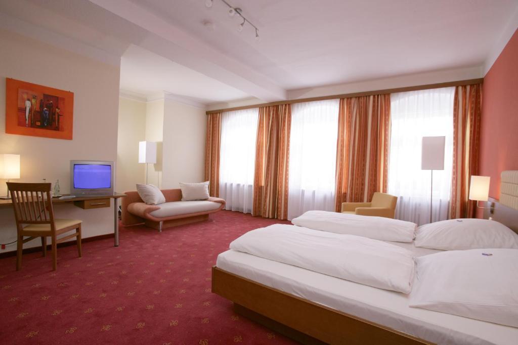דכאו Altstadt-Hotel Zieglerbraeu חדר תמונה